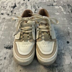 Beige/White Seankers